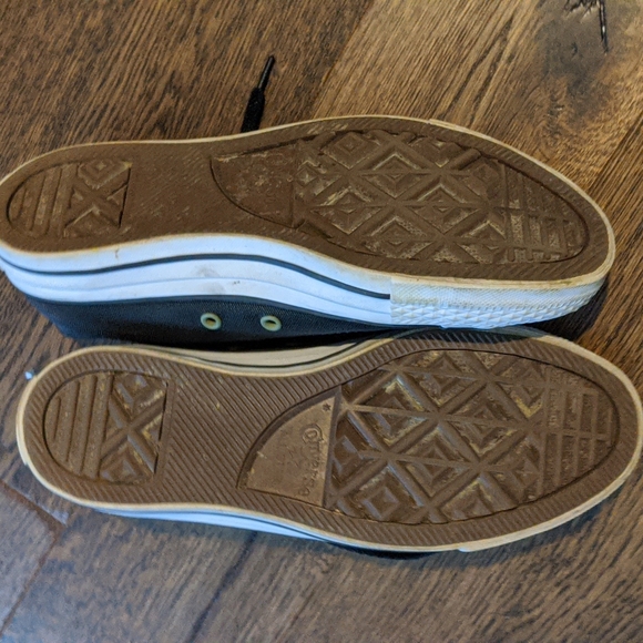 Women’s Converse Like New! - Picture 4 of 6
